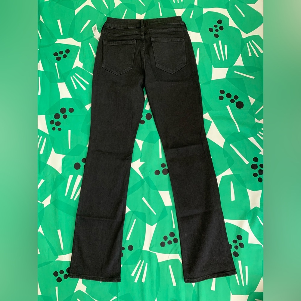 NWT Old Navy Mid-Rise Wow Boot-Cut Black Denim Jeans in Black Jack Sz. 4 - Picture 2 of 6